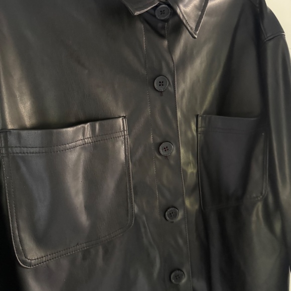 American Eagle | Size M | Oversized Vegan Leather Shacket – Black - Picture 6 of 9